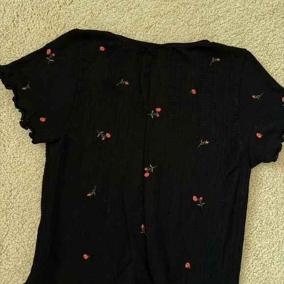 The LyreBird Pointelle Seamless Babydoll Tee - Picture 3 of 4